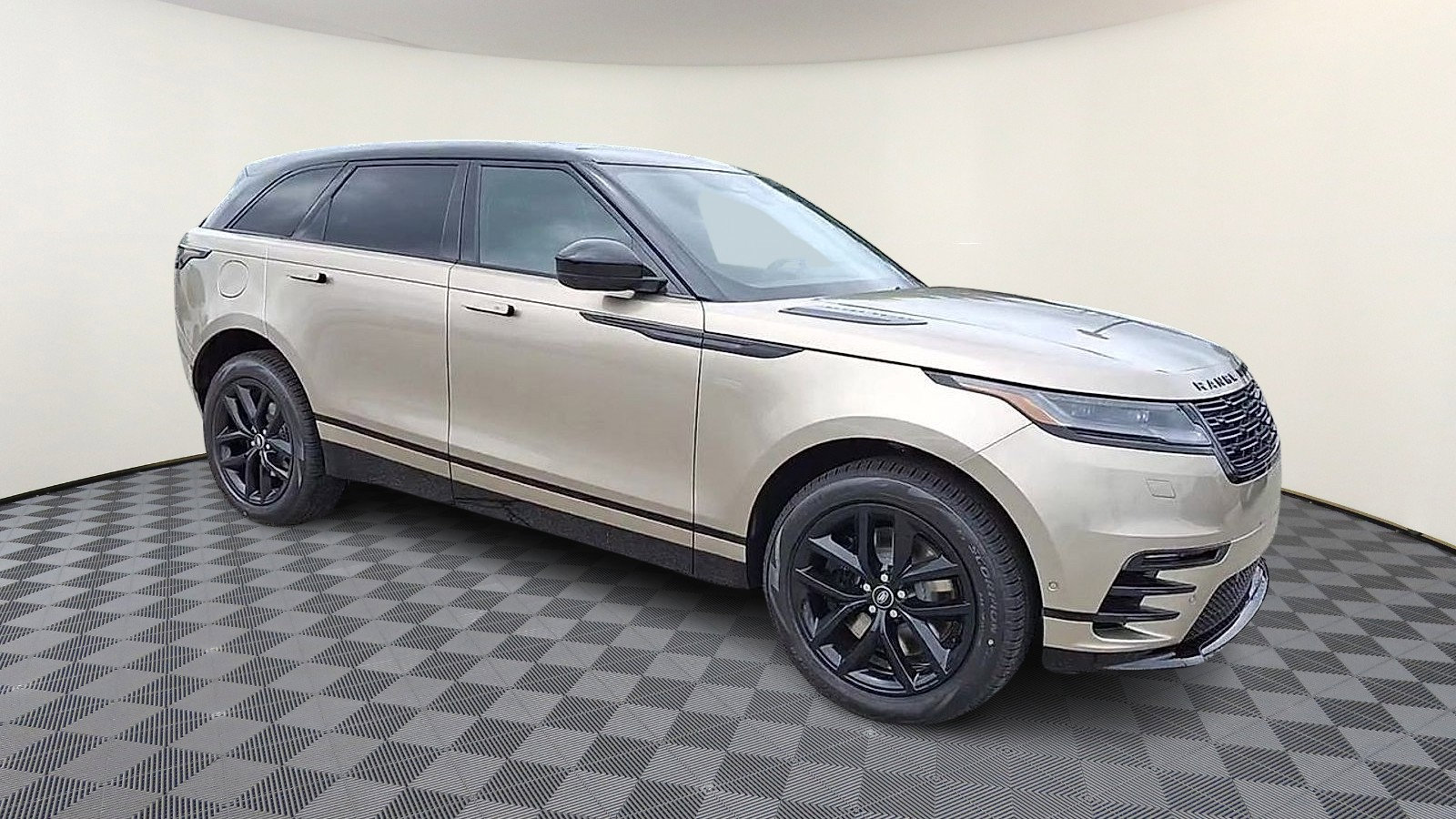 Certified 2026 Land Rover Range Rover Velar Dynamic SE image 2