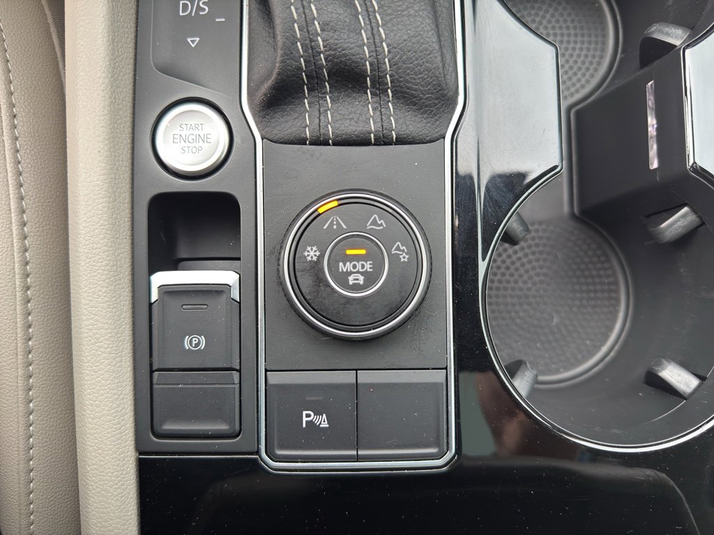 Used 2021 Volkswagen Atlas SEL R-Line image 21