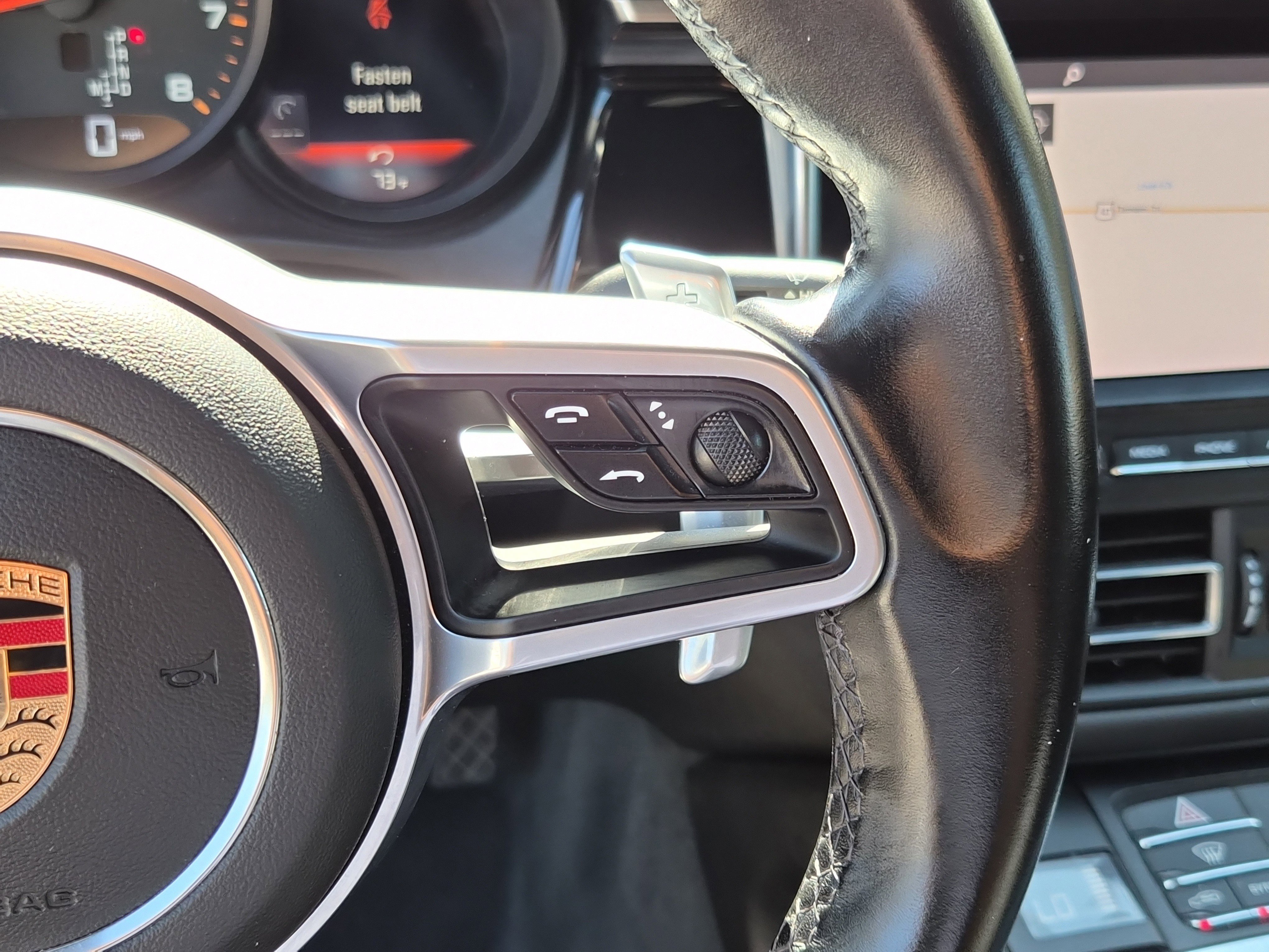 Used 2020 Porsche Macan image 24