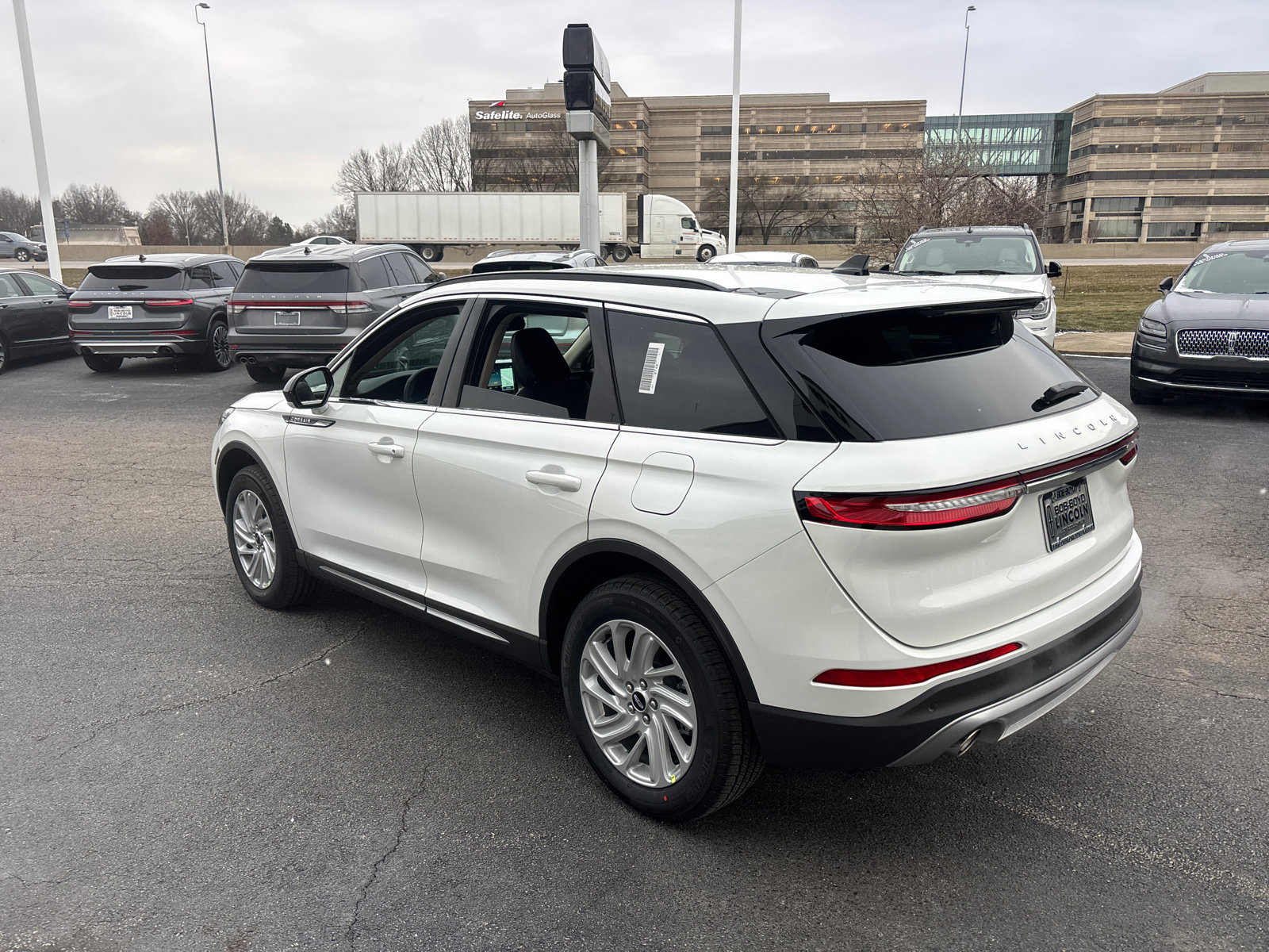 New 2026 Lincoln Corsair Premiere image 5