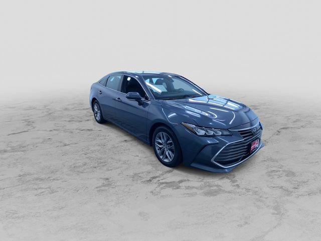 Used 2020 Toyota Avalon XLE FWD image 3
