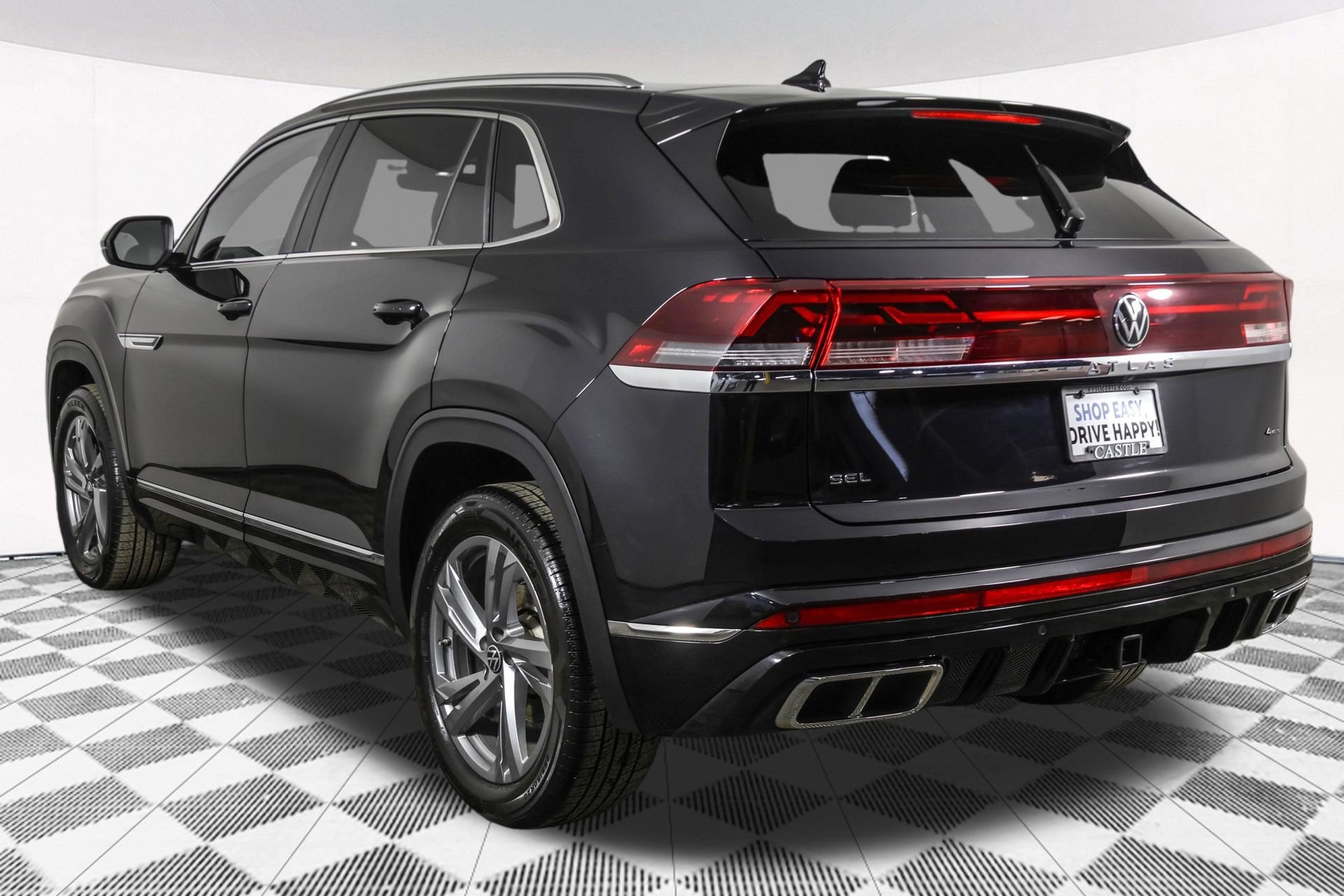 Used 2024 Volkswagen Atlas Cross Sport SEL R-Line image 18