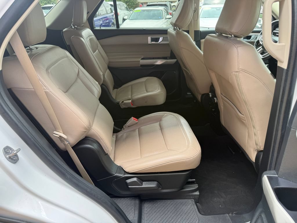 Used 2022 Ford Explorer Limited w/ Equipment Group 301A RWD image 23