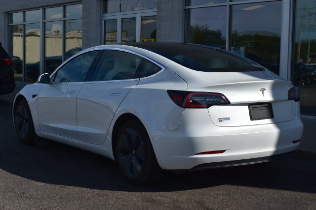 Used 2020 Tesla Model 3 Standard Range Plus RWD image 10