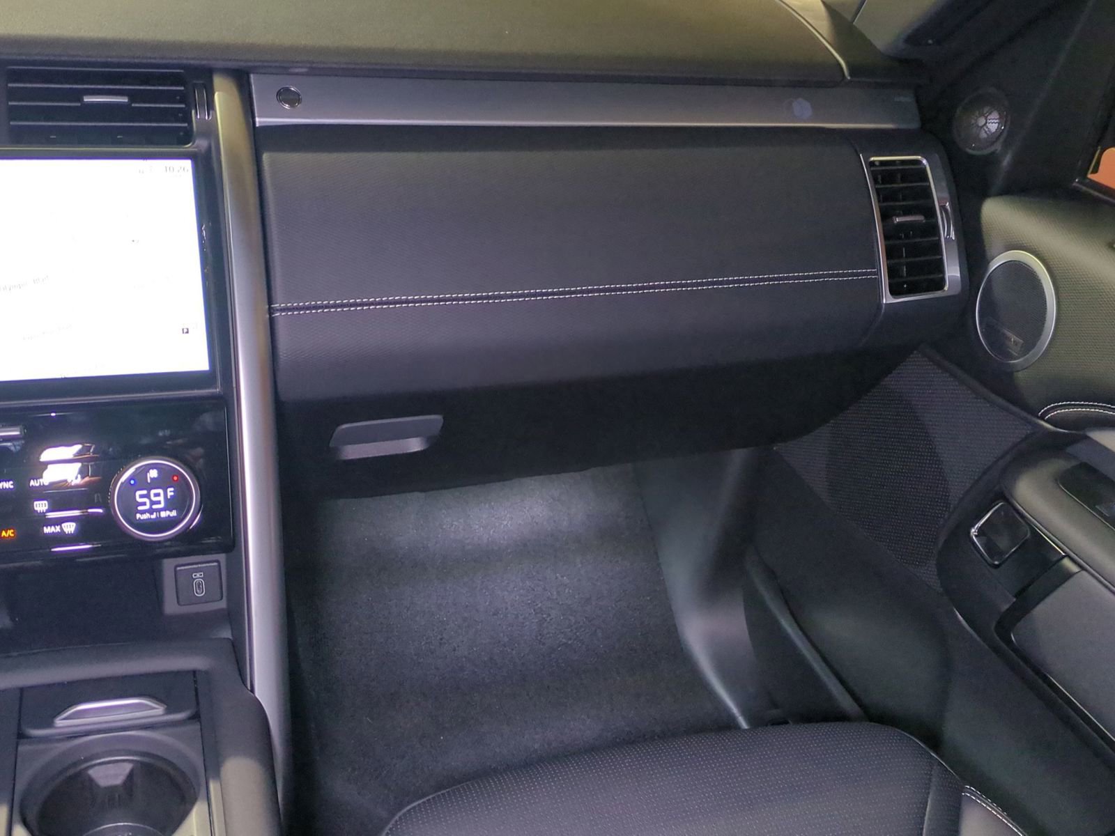 New 2026 Land Rover Discovery Limited Edition image 28