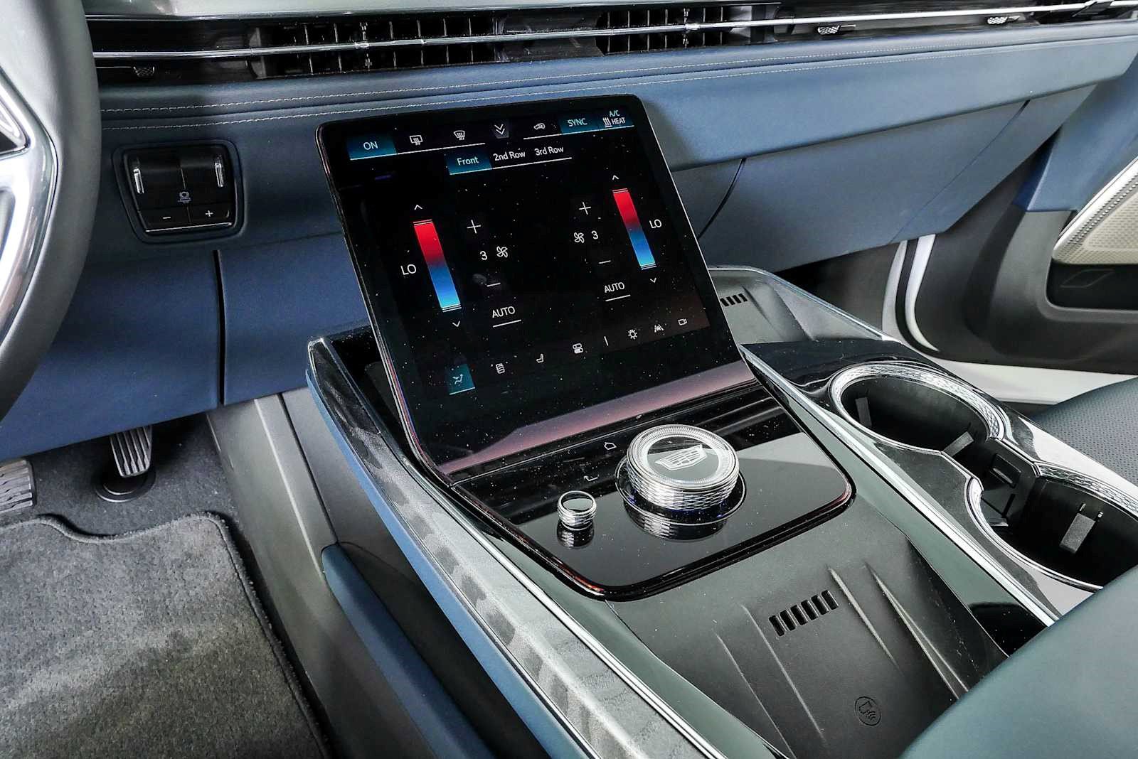Certified 2025 Cadillac Escalade IQ Luxury 2 w/ LPO, Premium Carpet Package AWD/4WD image 23