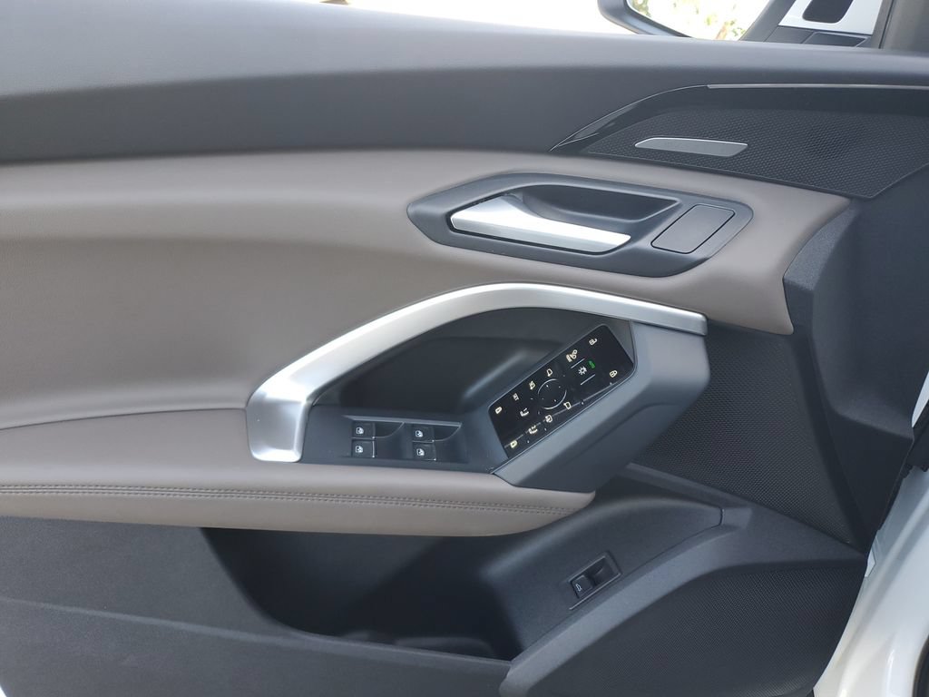 Certified 2025 Audi Q5 Premium w/ Premium Plus AWD/4WD image 25