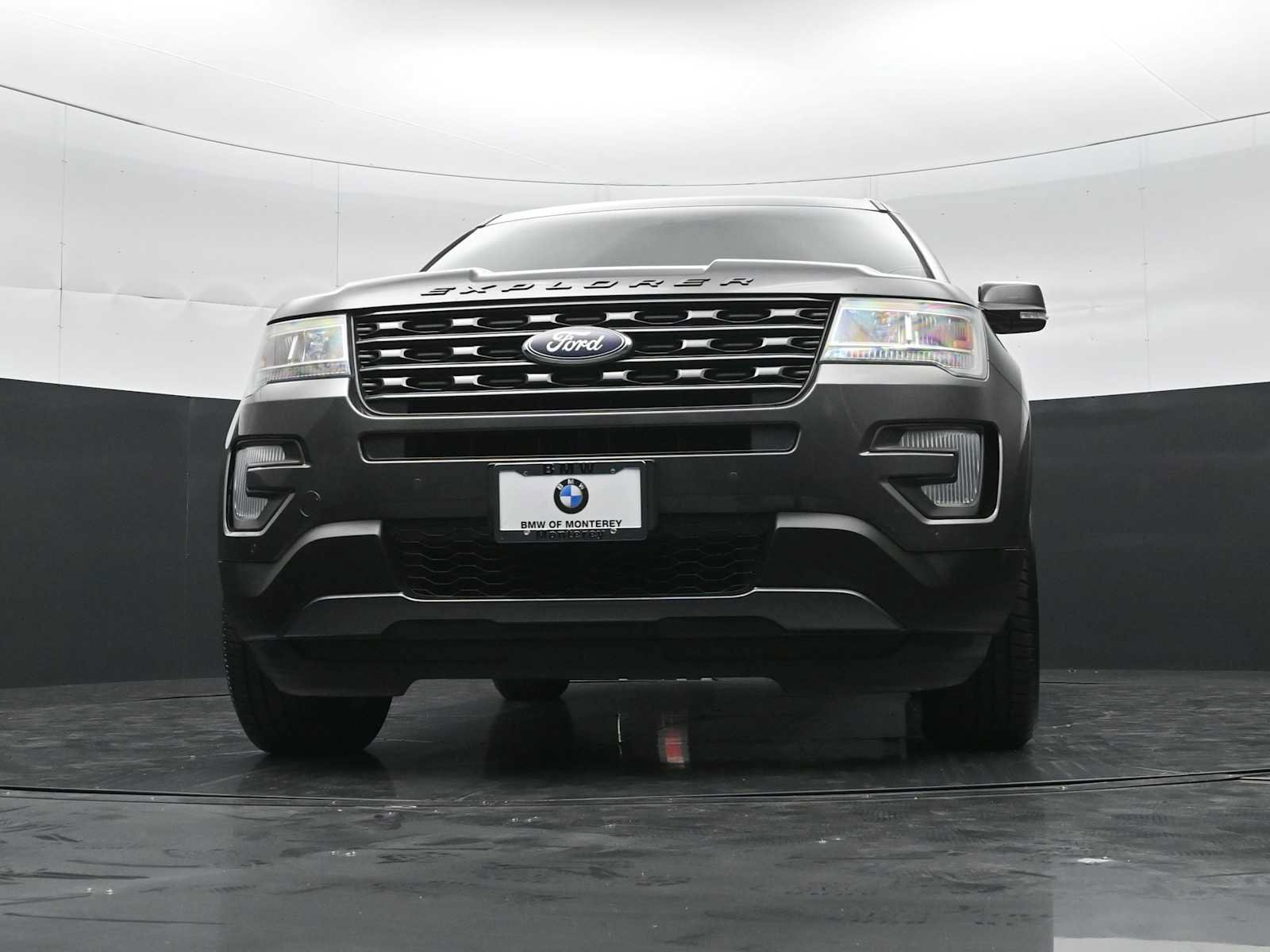 Used 2017 Ford Explorer XLT w/ Equipment Group 202A AWD/4WD image 25