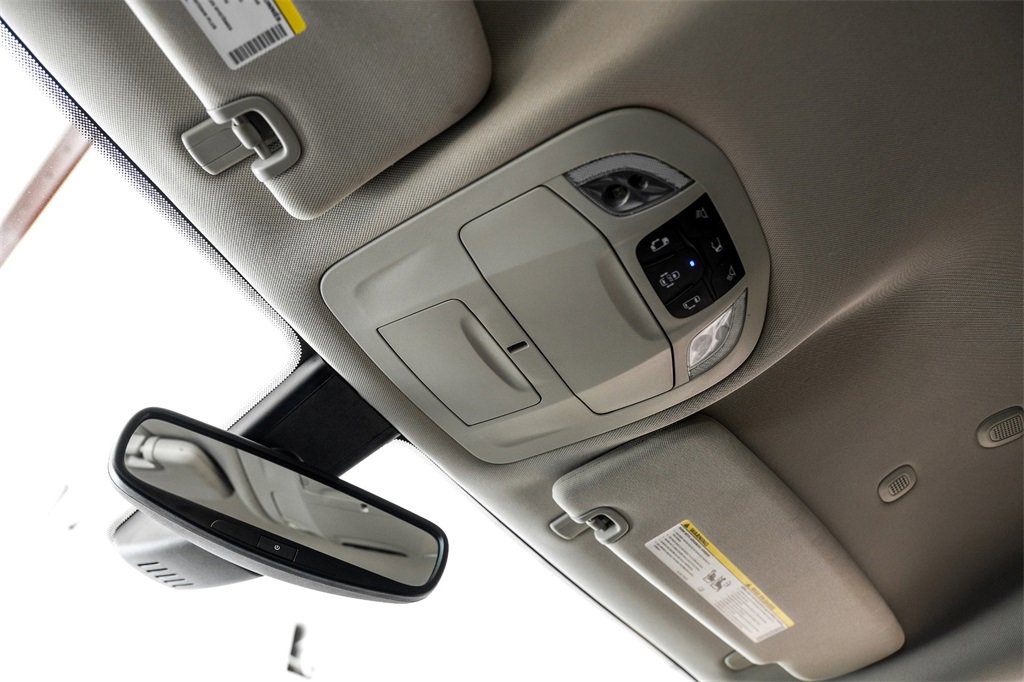 Used 2020 Chrysler Voyager Lxi image 24