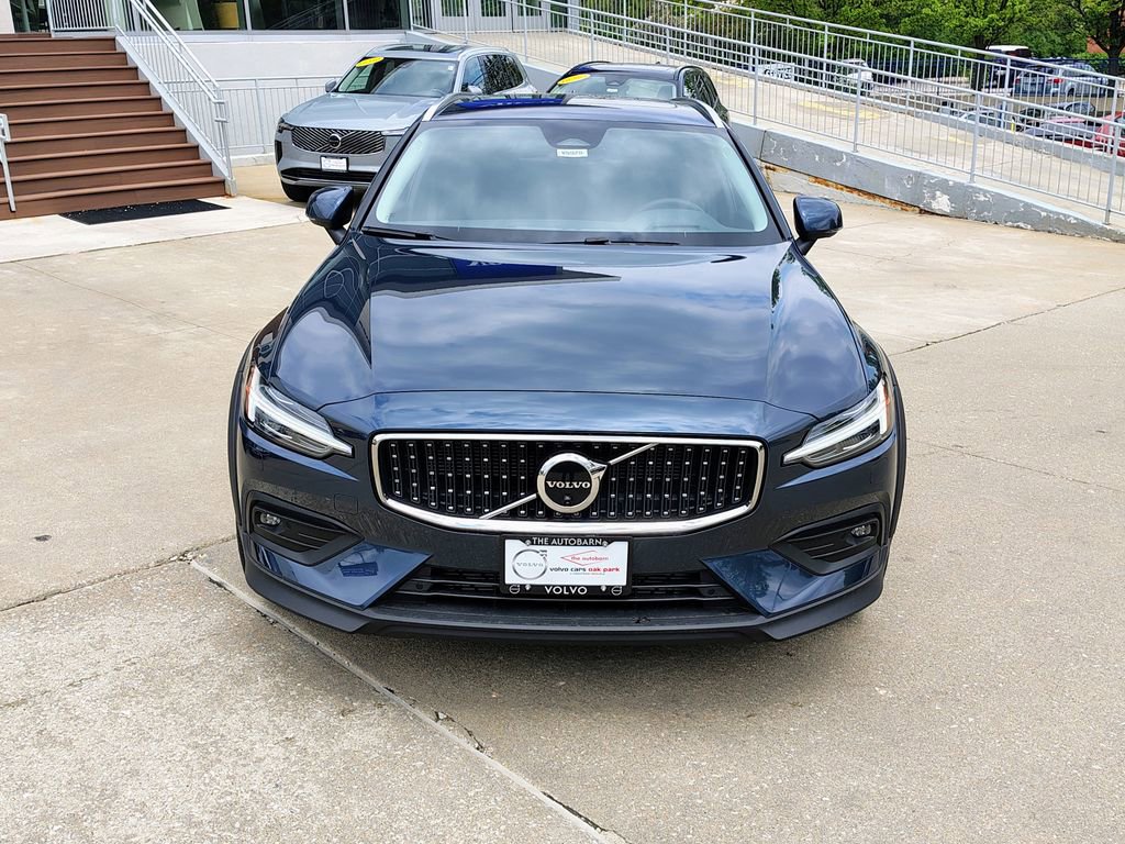 New 2026 Volvo XC60 B5 Ultra w/ Climate Package AWD/4WD image 4