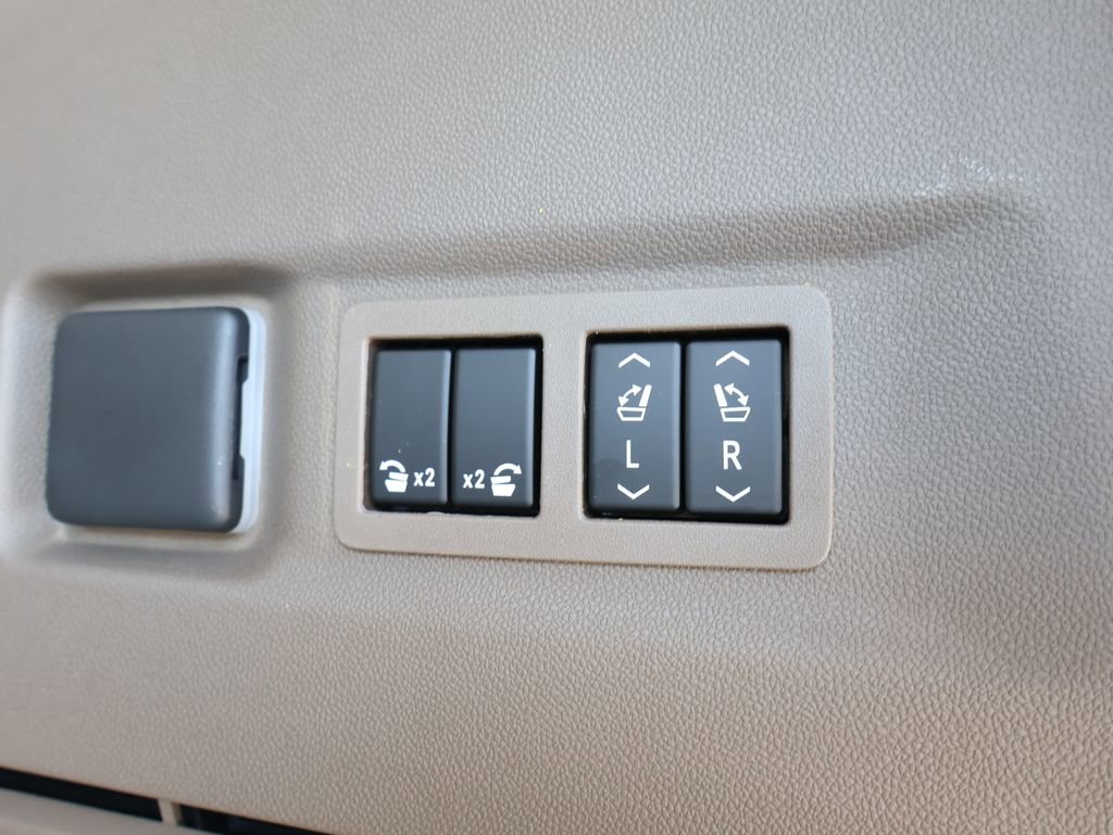 New 2026 GMC Yukon XL Denali AWD/4WD image 35