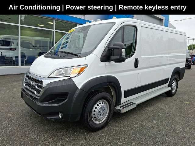 Used 2025 RAM ProMaster 2500 w/ U-Haul Equipment Group FWD image 3