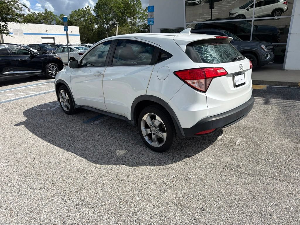 Used 2017 Honda HR-V LX image 9