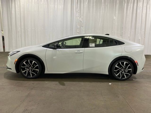 New 2026 Toyota Prius Plug-In Hybrid FWD image 6