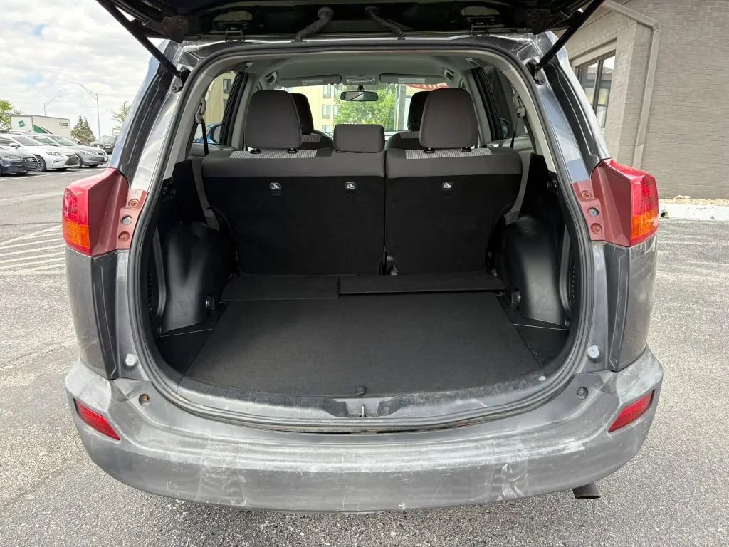 Used 2013 Toyota RAV4 LE AWD/4WD image 9