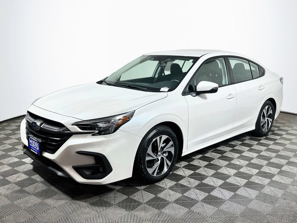 Used 2025 Subaru Legacy Premium AWD/4WD image 3