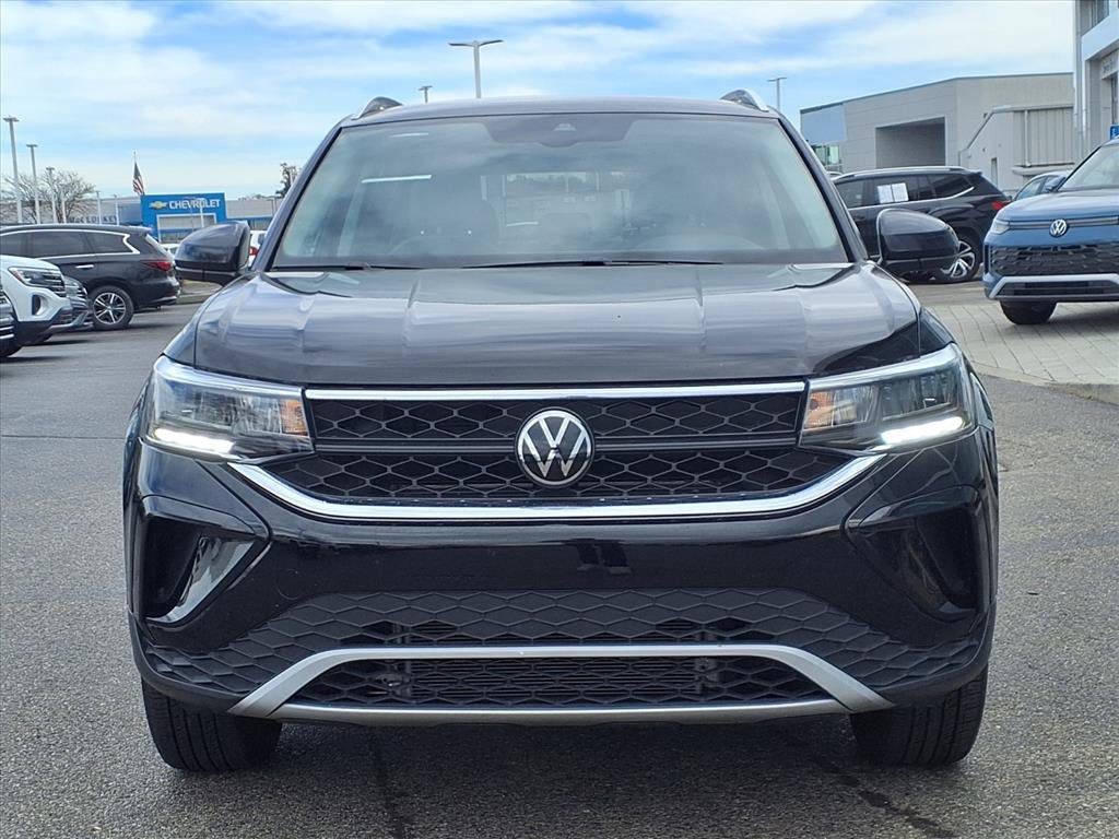 Certified 2024 Volkswagen Taos SE image 6