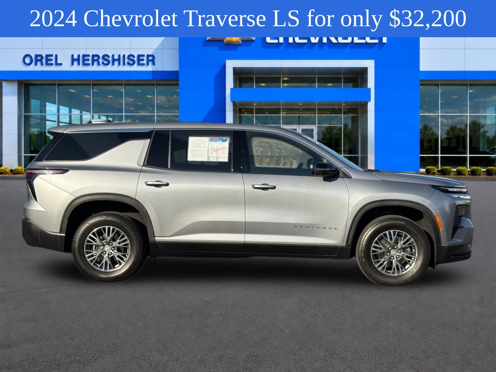 Used 2024 Chevrolet Traverse LS FWD image 4