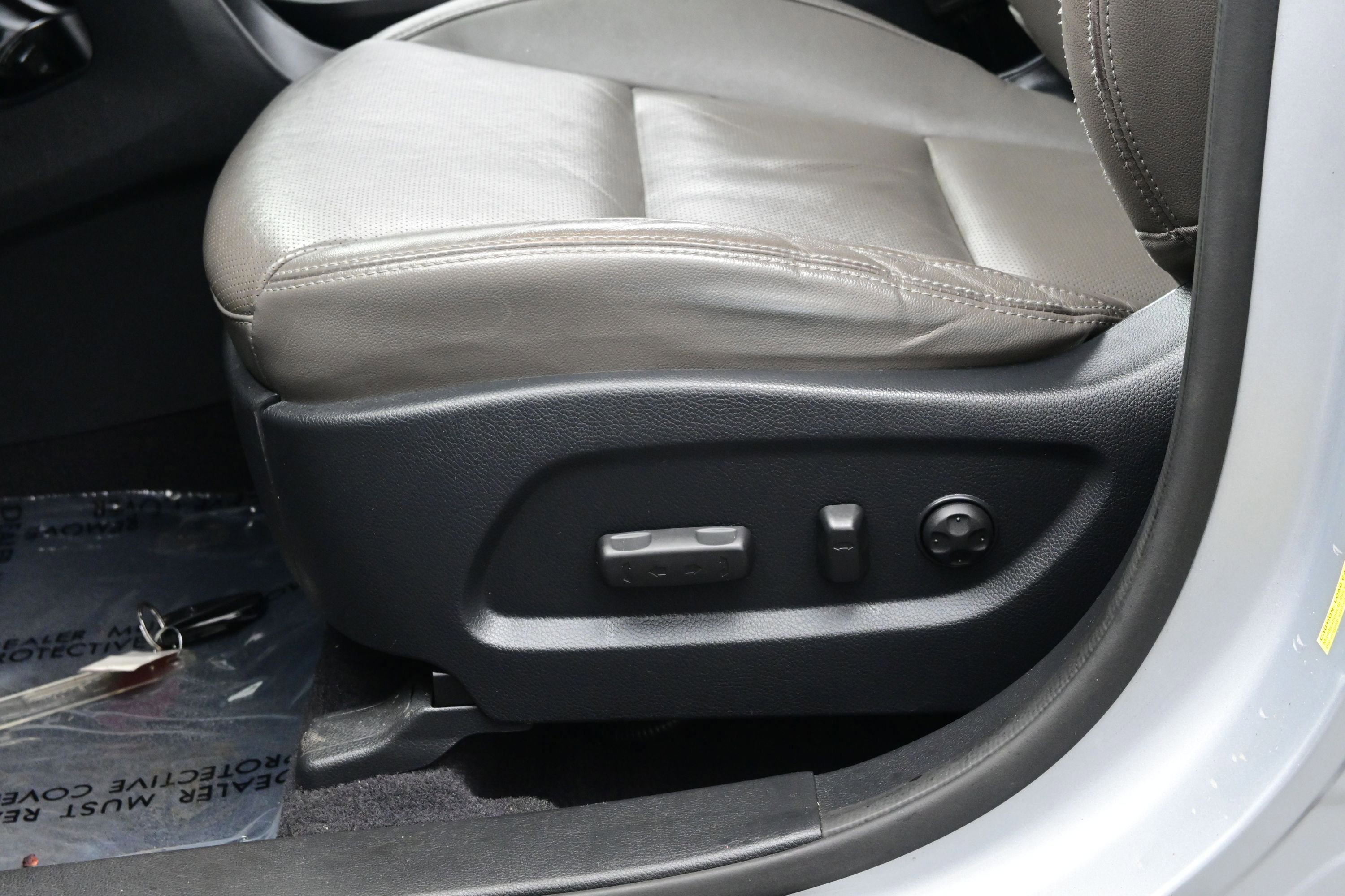 Used 2016 Hyundai Santa Fe SE w/ Option Group 03 FWD image 11