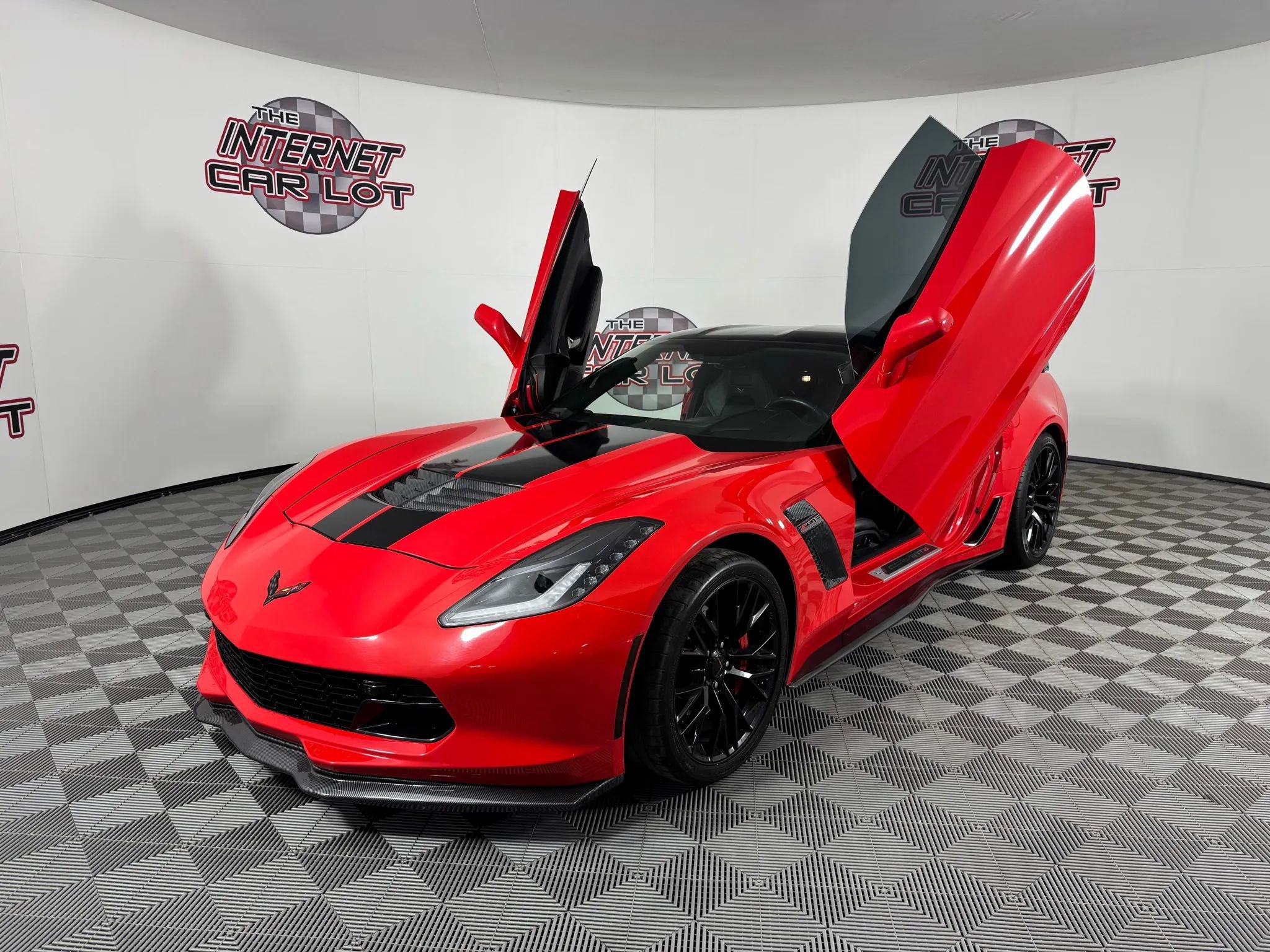 Used 2016 Chevrolet Corvette Z06 w/ 2LZ Preferred Equipment Group image 1