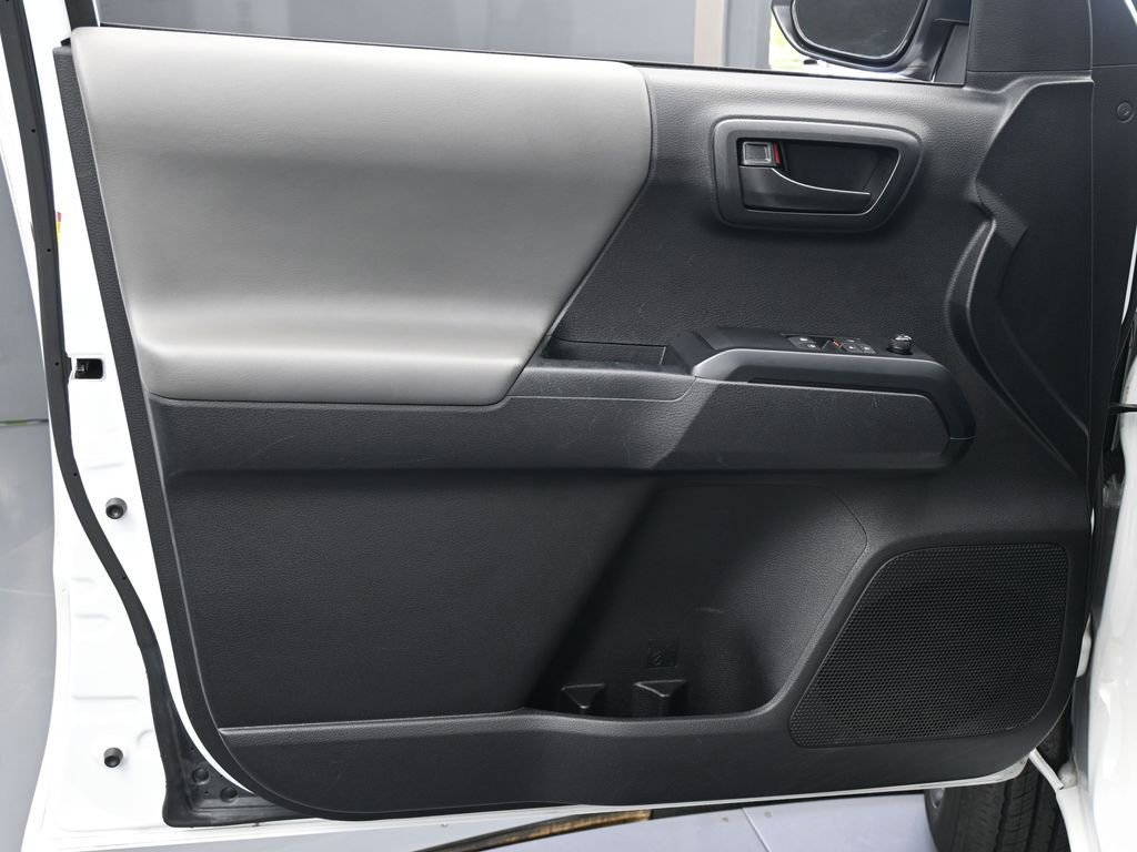 Used 2022 Toyota Tacoma SR image 22