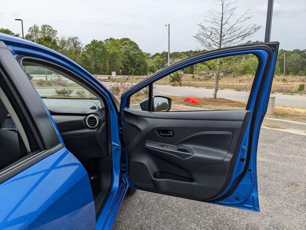 Used 2023 Nissan Versa S image 44