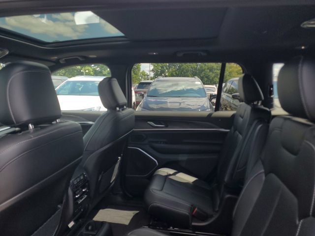 New 2026 Jeep Grand Cherokee L Limited w/ Luxury Tech Group II AWD/4WD image 10