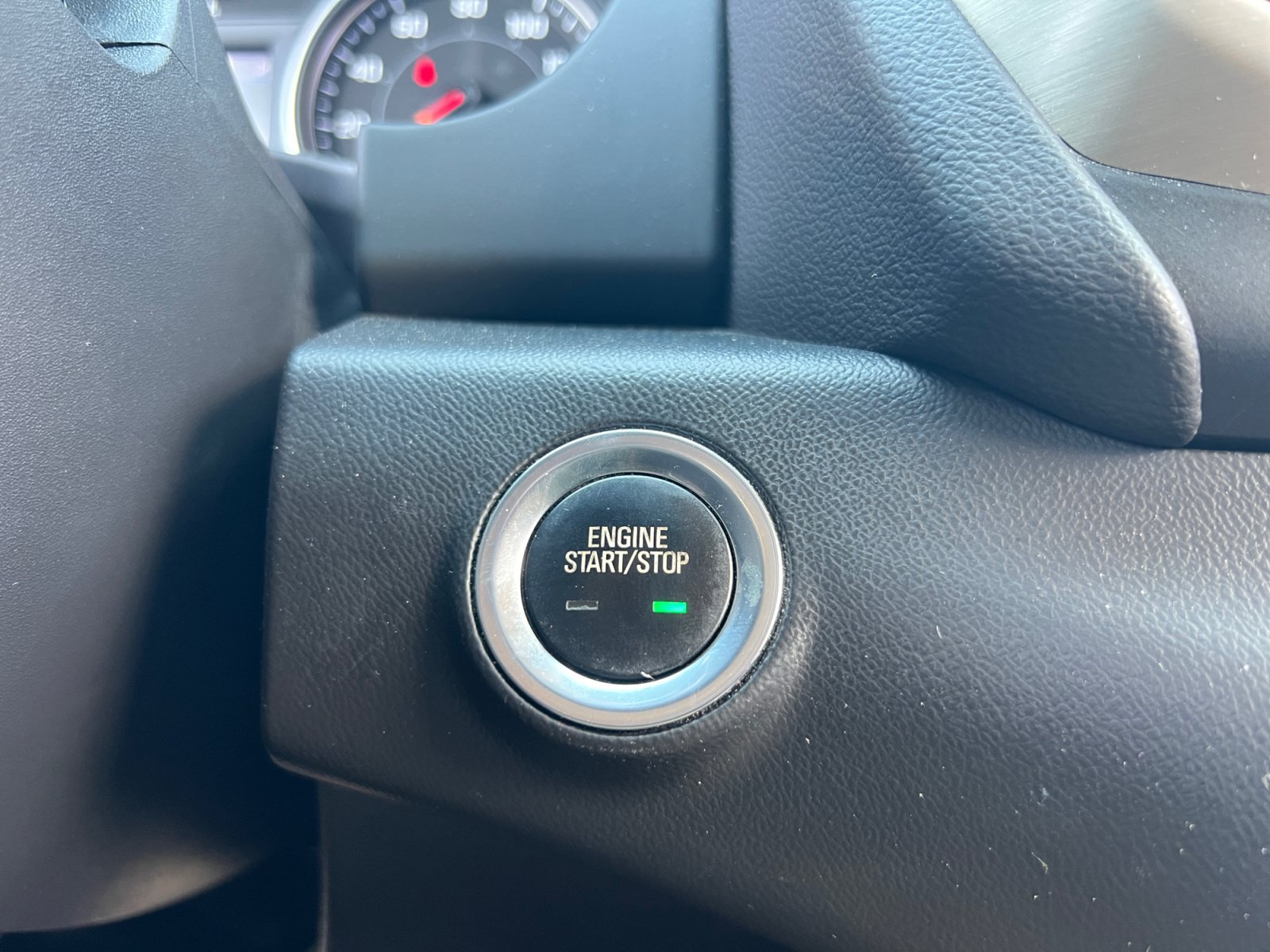 Used 2020 GMC Terrain Denali w/ Denali Premium Package FWD image 28