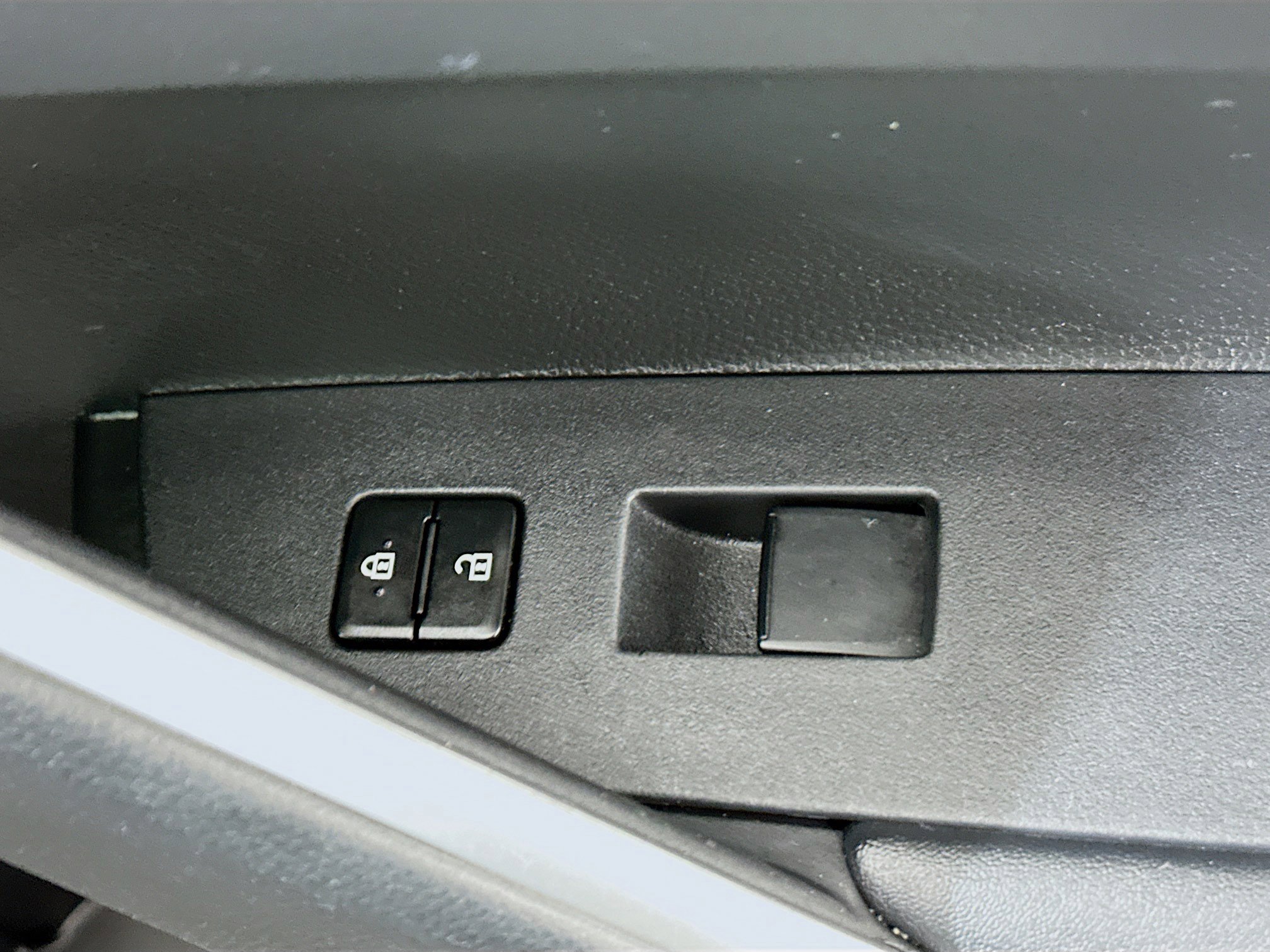 Used 2024 Toyota Corolla Cross LE w/ Moonroof Package image 29