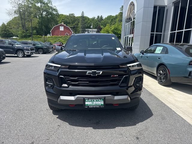 Used 2025 Chevrolet Colorado Z71 AWD/4WD image 2
