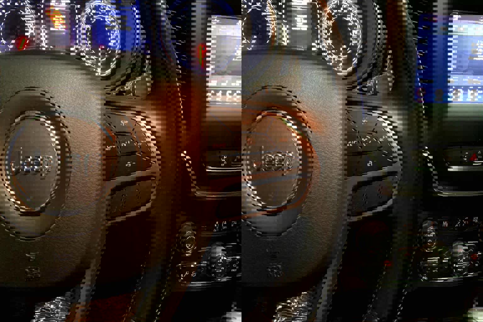 Used 2020 Jeep Cherokee Latitude Lux w/ Comfort/Convenience Group image 23