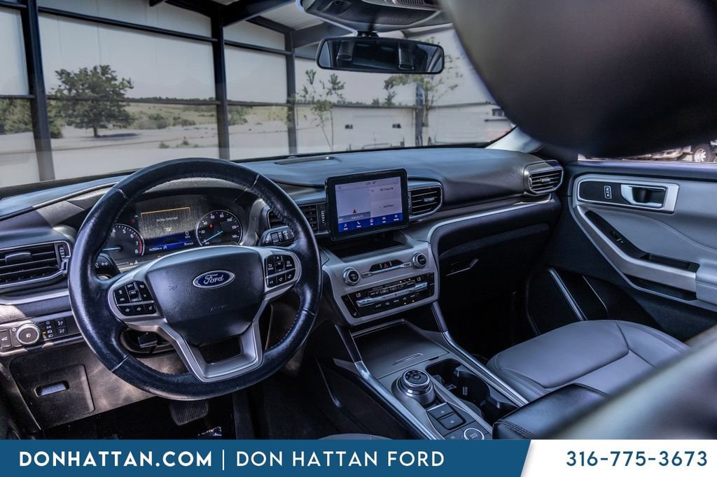 Used 2021 Ford Explorer XLT w/ Equipment Group 202A AWD/4WD image 17