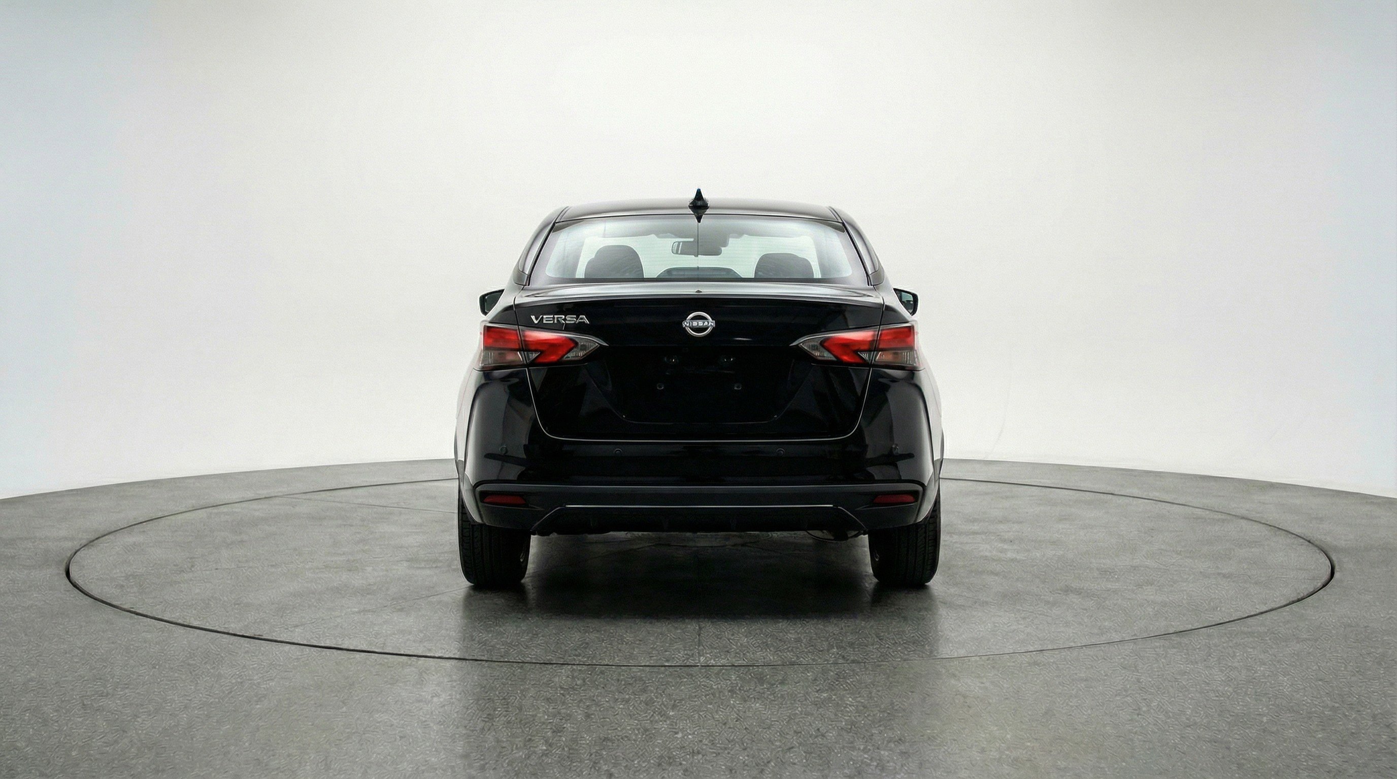Used 2025 Nissan Versa SV image 7