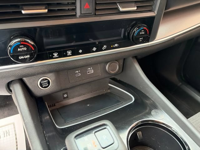 Used 2023 Nissan Rogue SV FWD image 21
