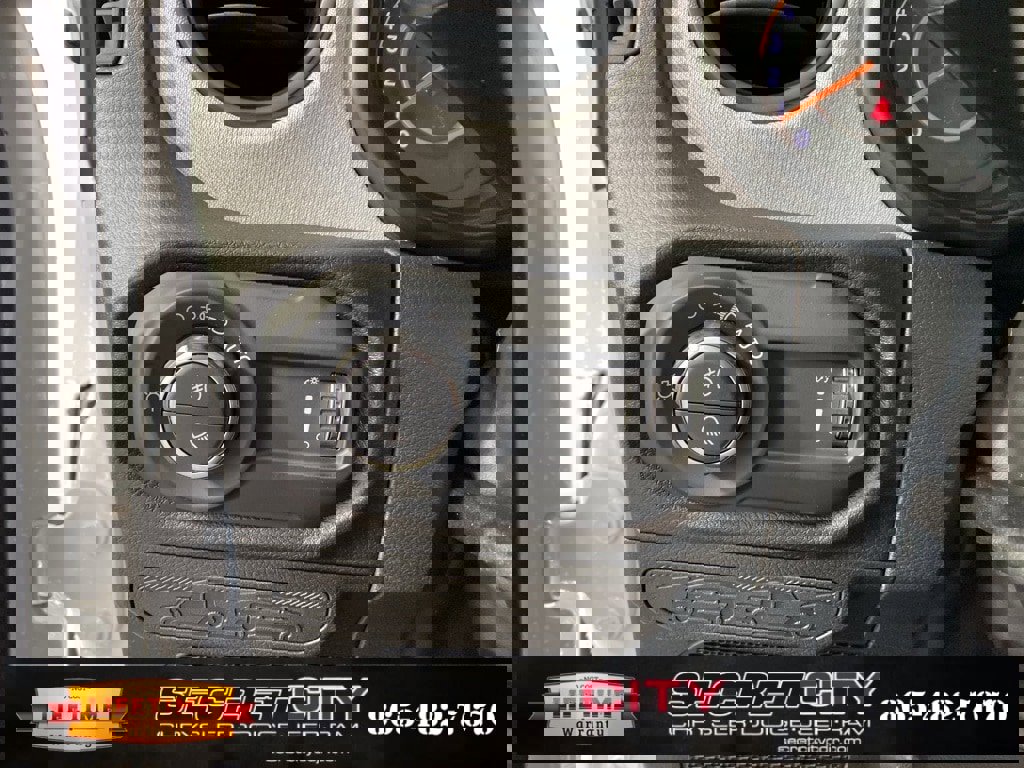 New 2025 Jeep Gladiator Sport image 14