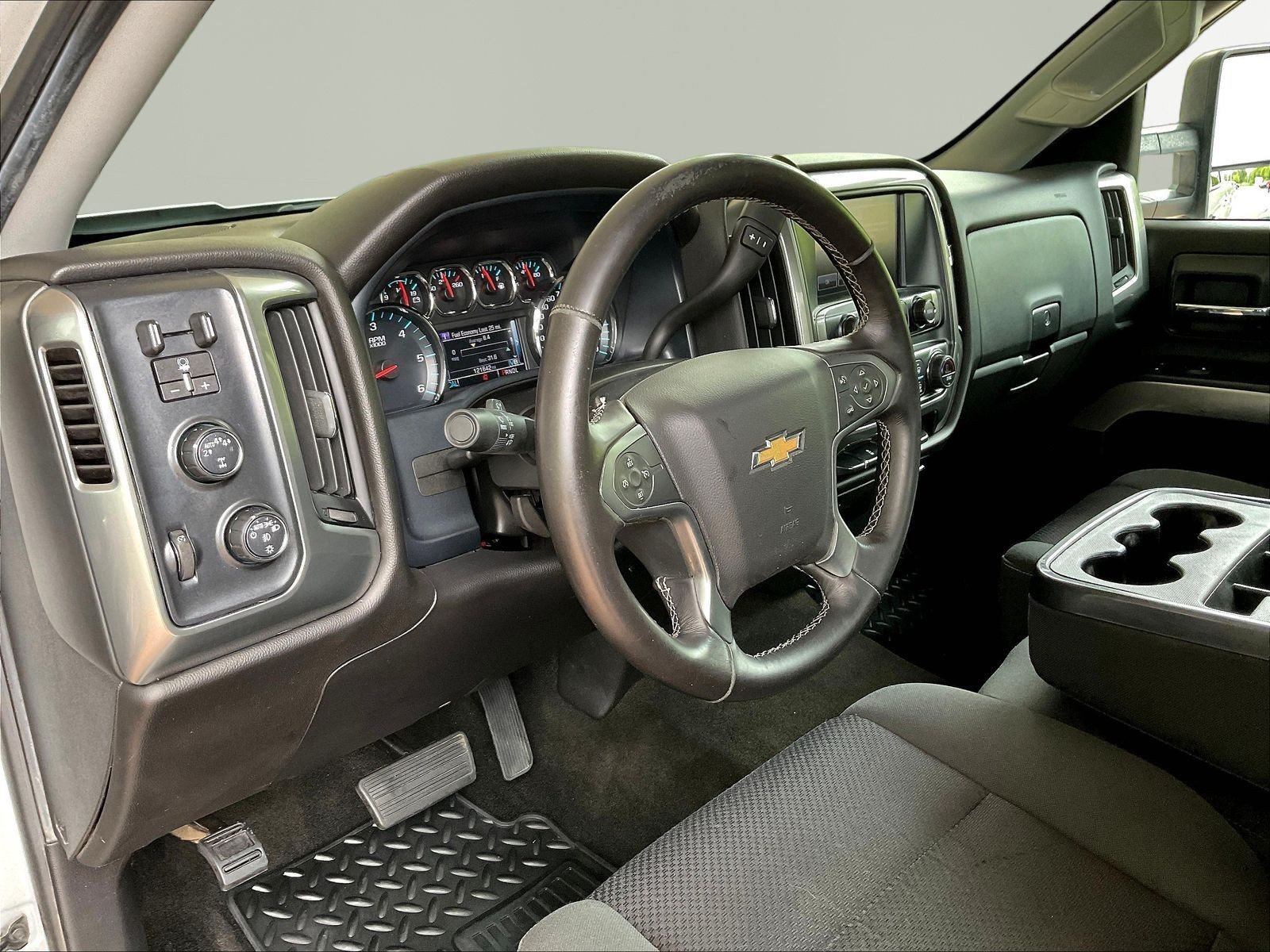 Used 2018 Chevrolet Silverado 1500 LT w/ All Star Edition AWD/4WD image 18