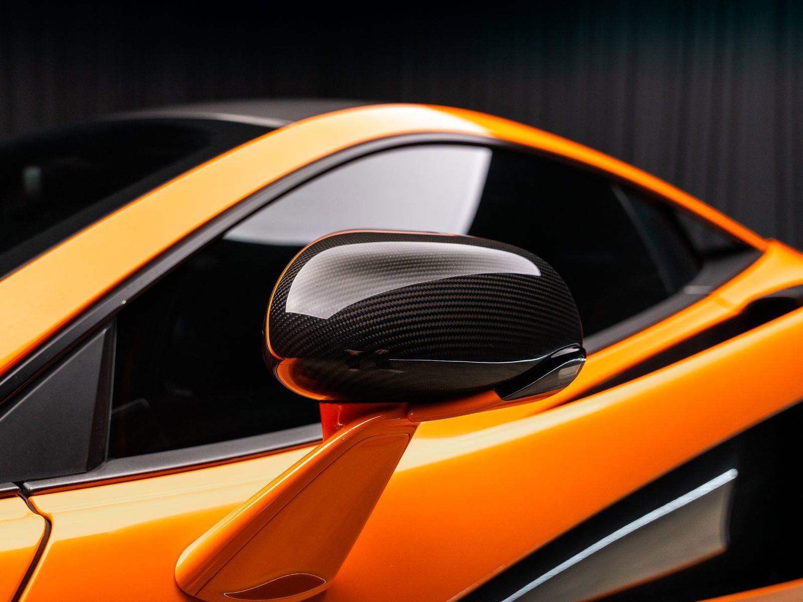 Used 2016 McLaren 570S Coupe RWD image 28