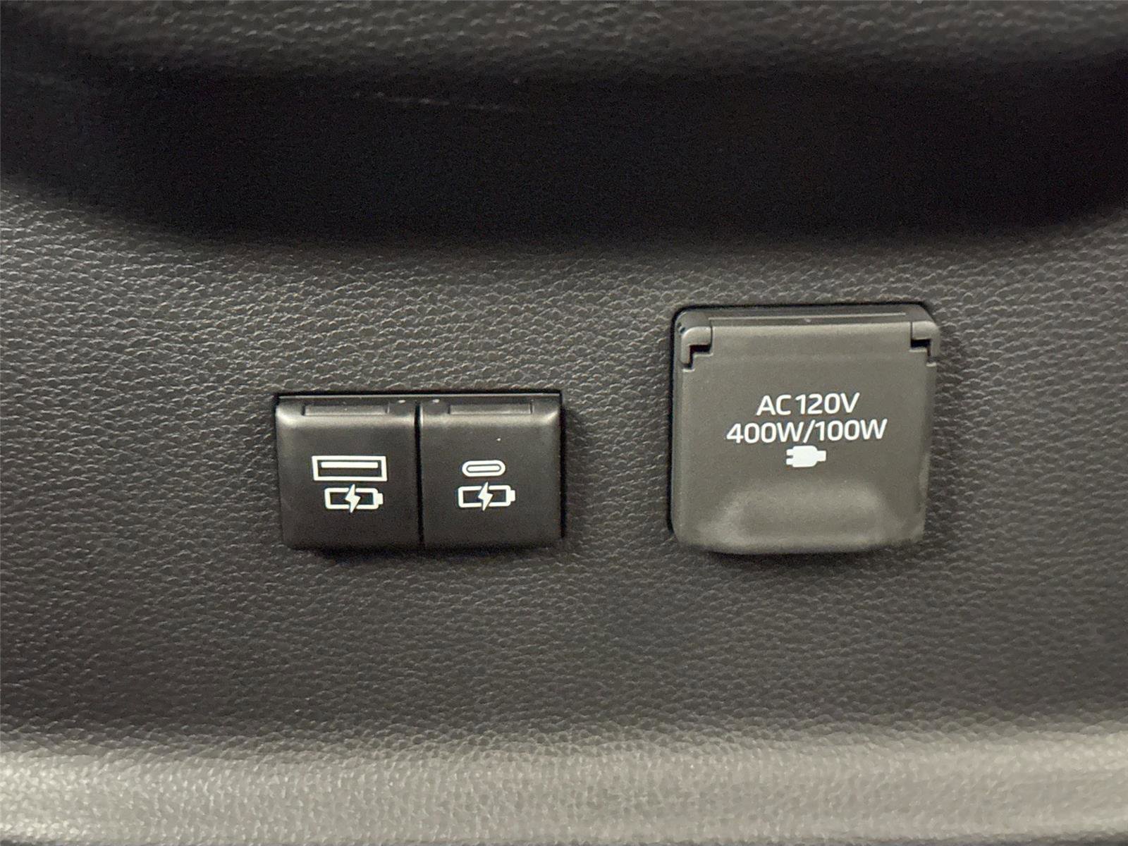 Used 2024 Toyota Sequoia SR5 w/ SR5 Premium Package AWD/4WD image 38