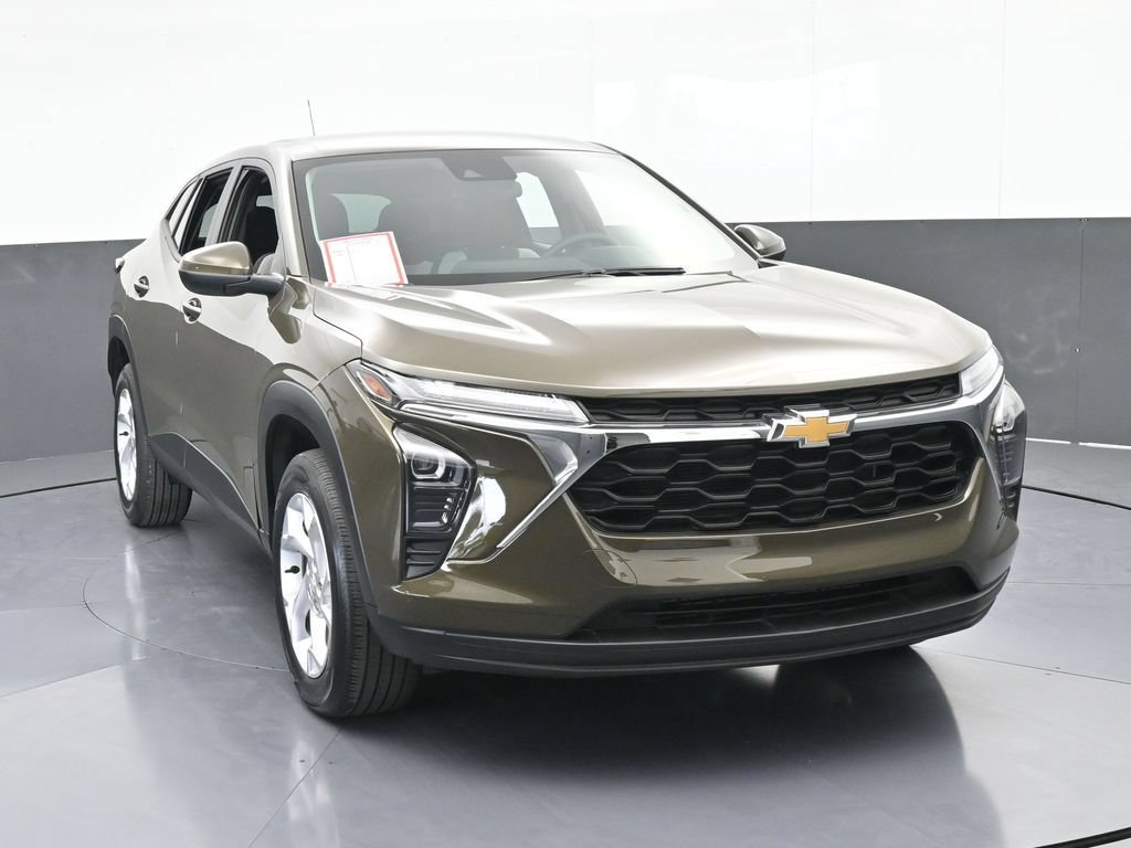 Used 2024 Chevrolet Trax LS w/ LS Convenience Package FWD image 9