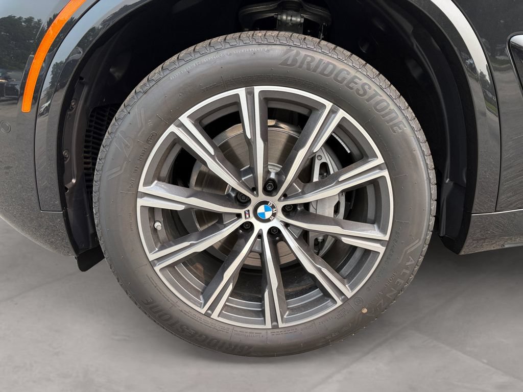 New 2026 BMW X5 xDrive40i w/ M Sport Package AWD/4WD image 14