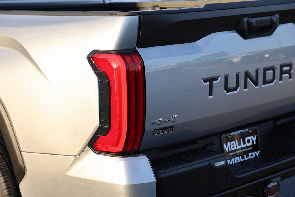 Used 2022 Toyota Tundra SR5 w/ SR5 Convenience Package image 12