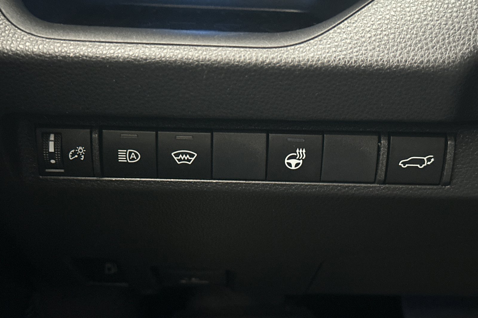 Used 2024 Toyota RAV4 XSE image 31