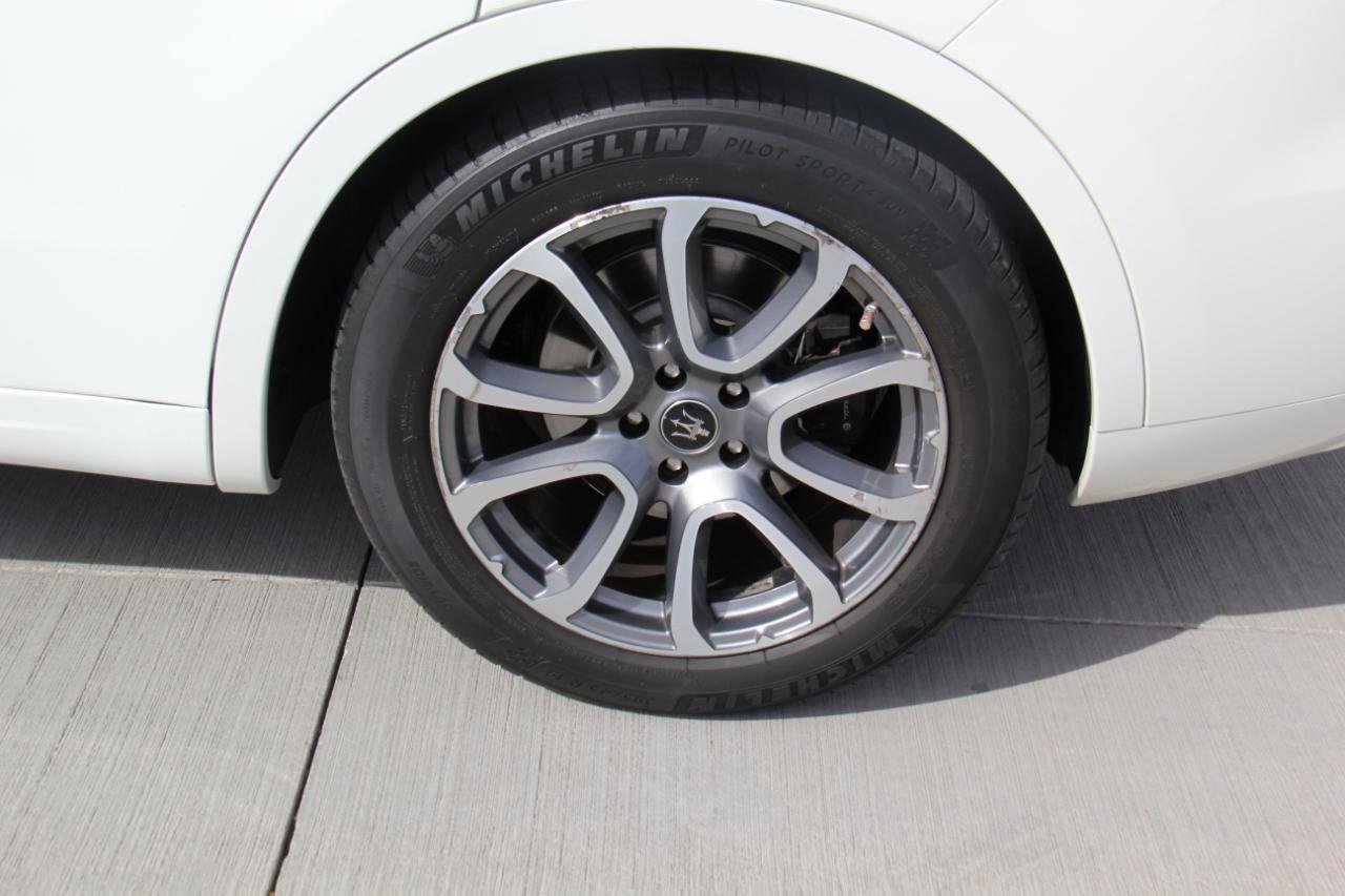 Used 2020 Maserati Levante S image 37