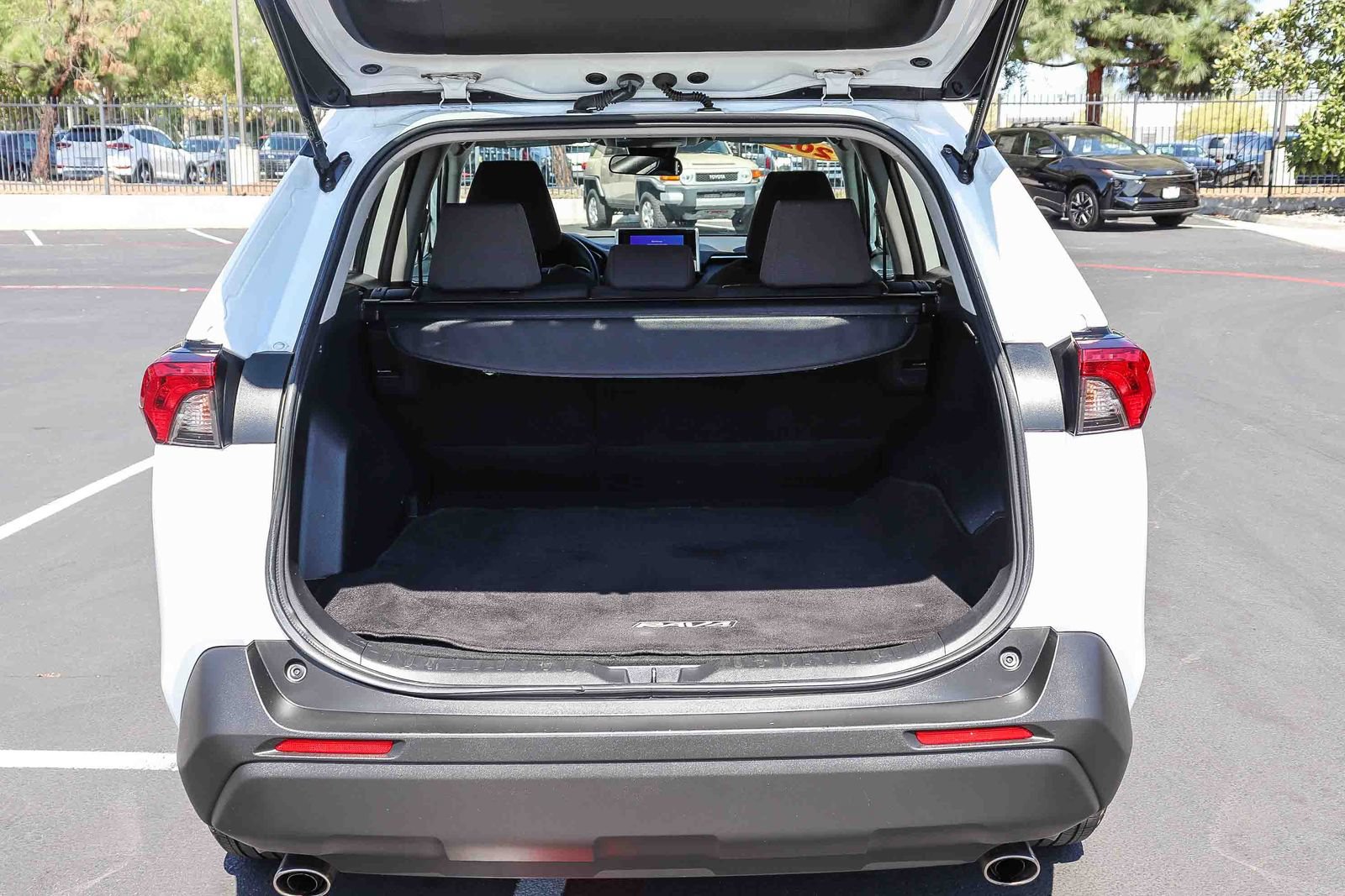 Certified 2023 Toyota RAV4 XLE AWD/4WD image 32