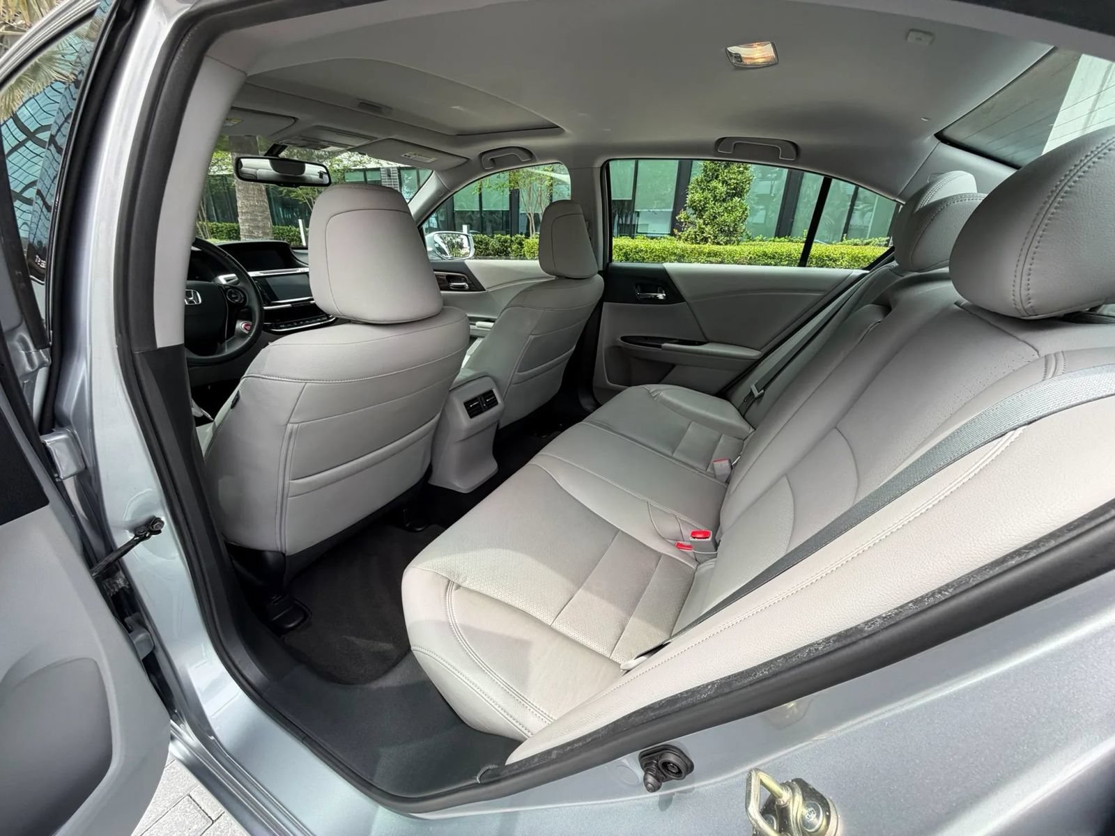 Used 2017 Honda Accord EX-L image 12