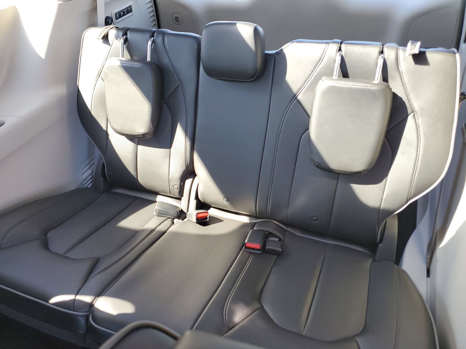 Used 2019 Chrysler Pacifica Limited FWD image 13
