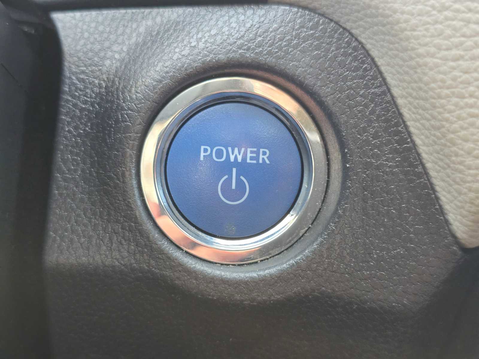 Used 2022 Toyota RAV4 XLE w/ Convenience Package AWD/4WD image 38