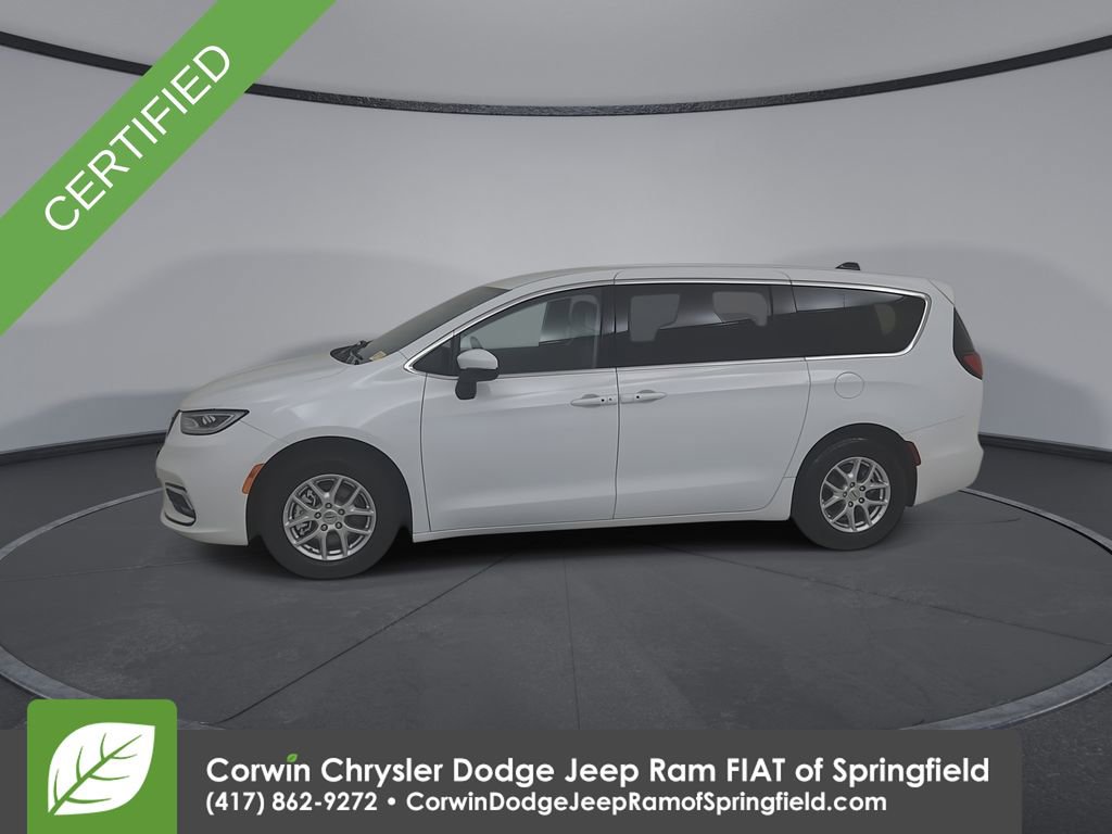 Certified 2023 Chrysler Pacifica Touring-L image 8