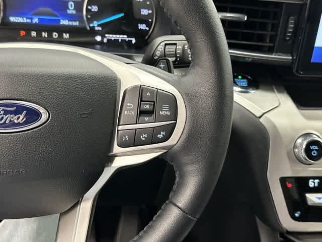 Used 2021 Ford Explorer XLT w/ Equipment Group 202A AWD/4WD image 18