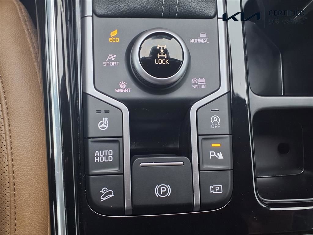 Certified 2025 Kia Sorento SX Prestige w/ Olive Brown Leather Package image 9